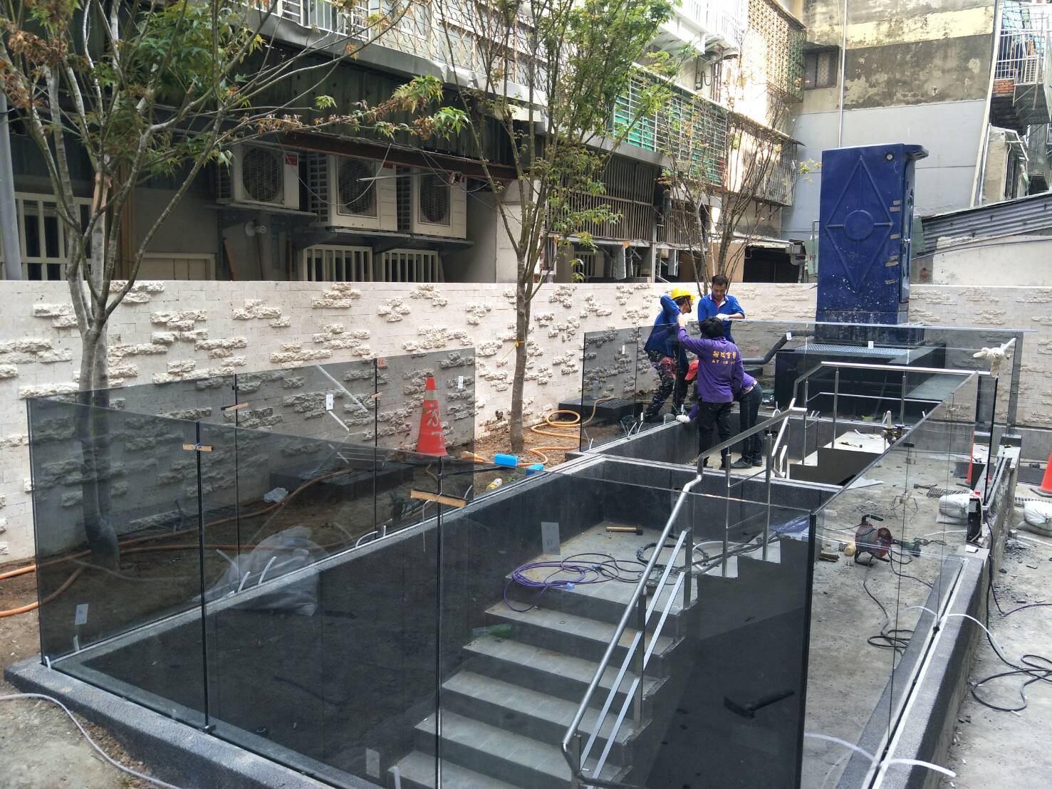 北市住宅玻璃欄杆01