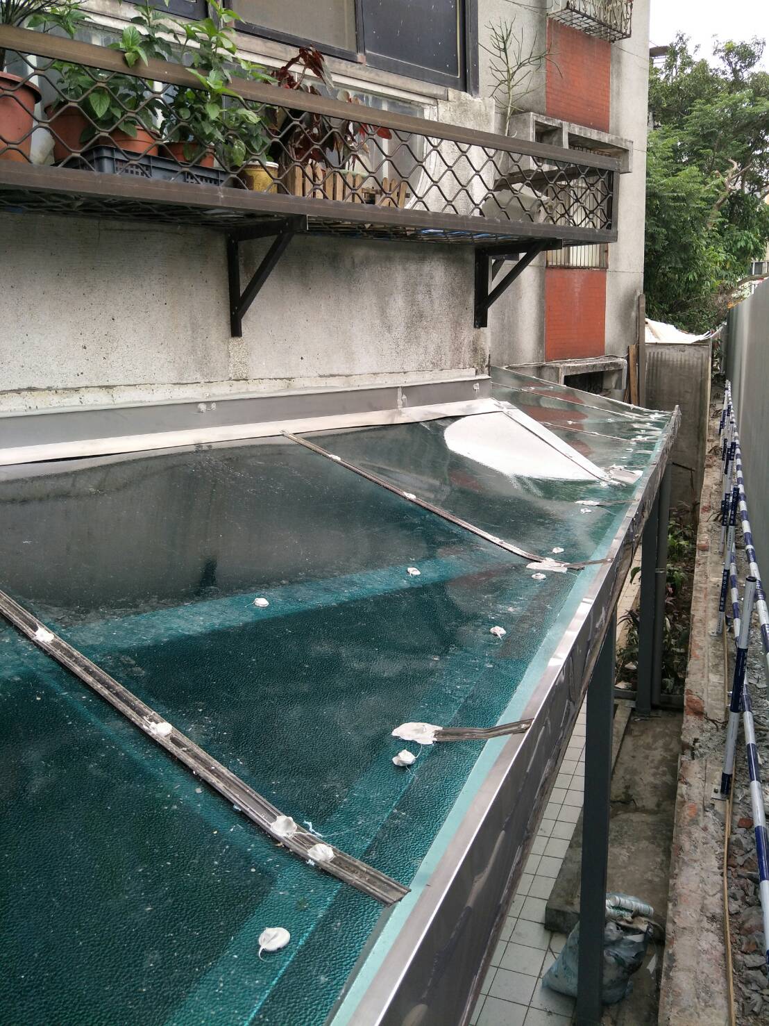 新店民房採光罩汰換01