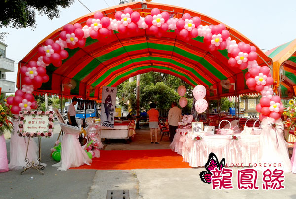 圓形花朵紗裙拱門