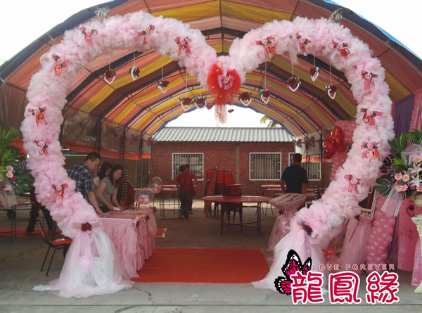 紅粉蝶結紗拱門