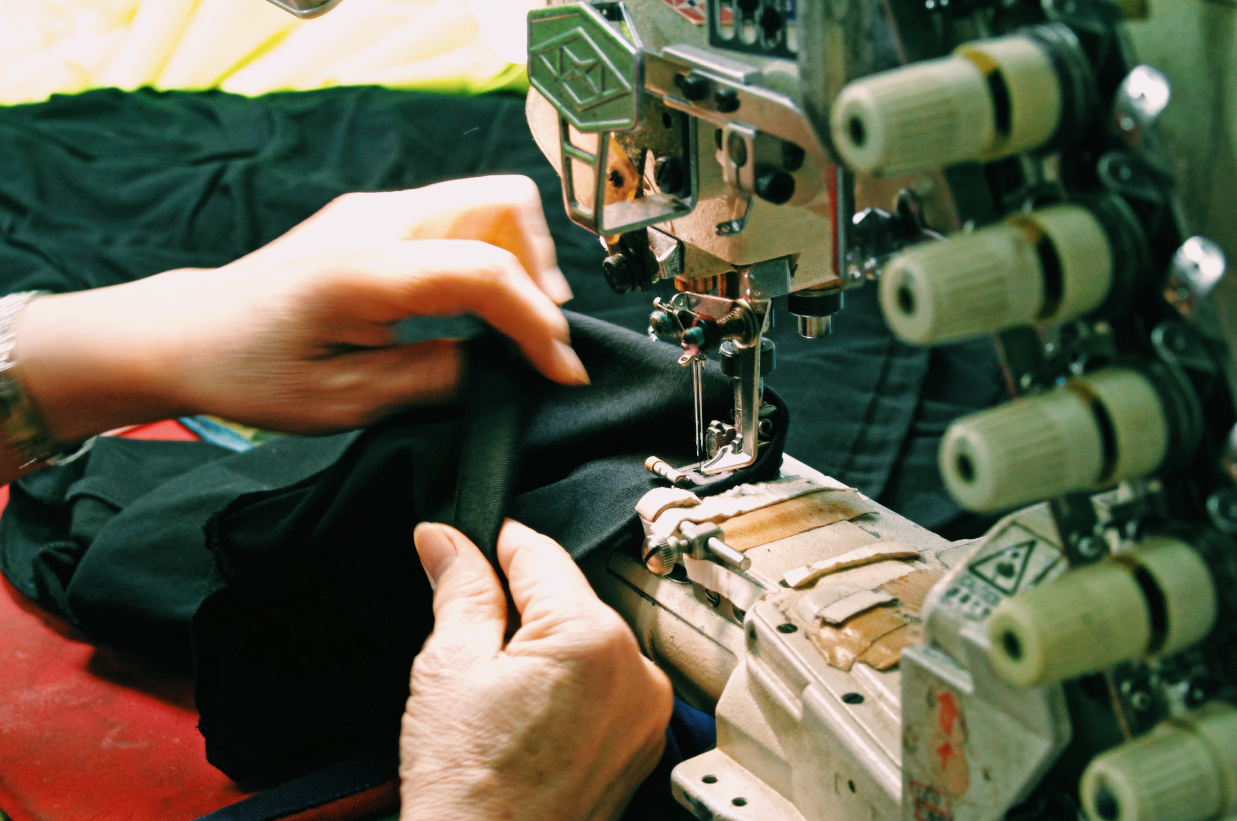 弘新服飾設計企業有限公司