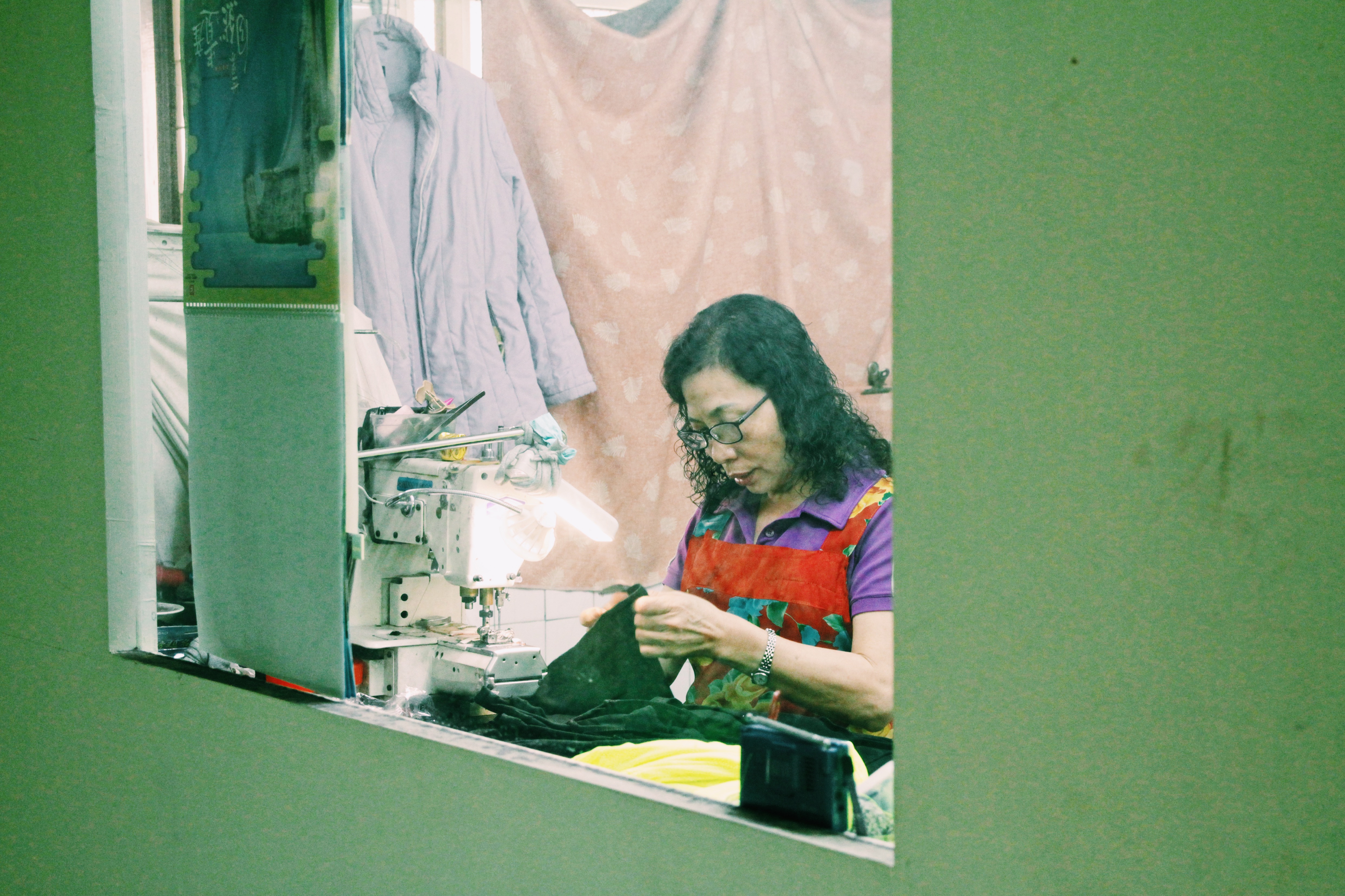 弘新服飾設計企業有限公司