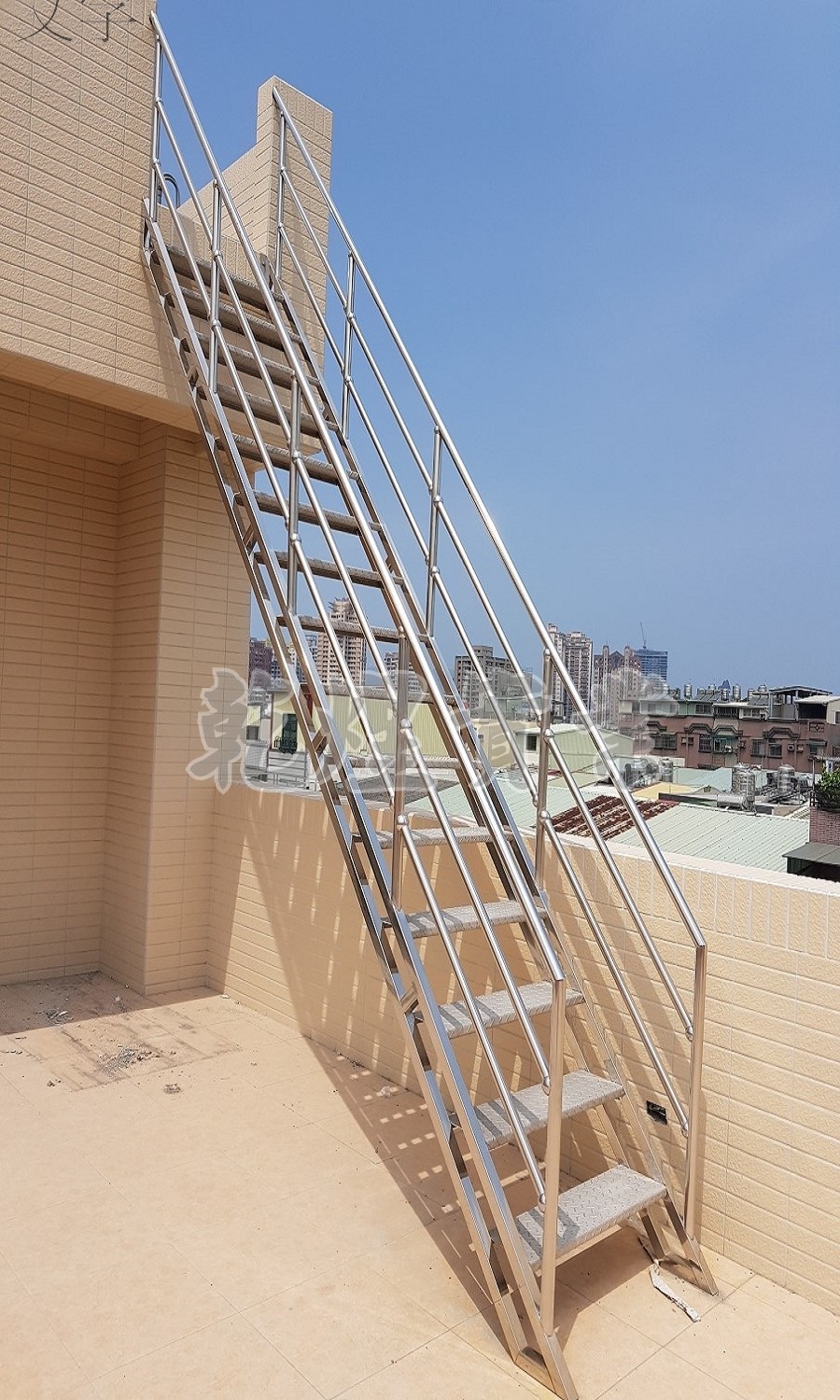 室外爬梯0011