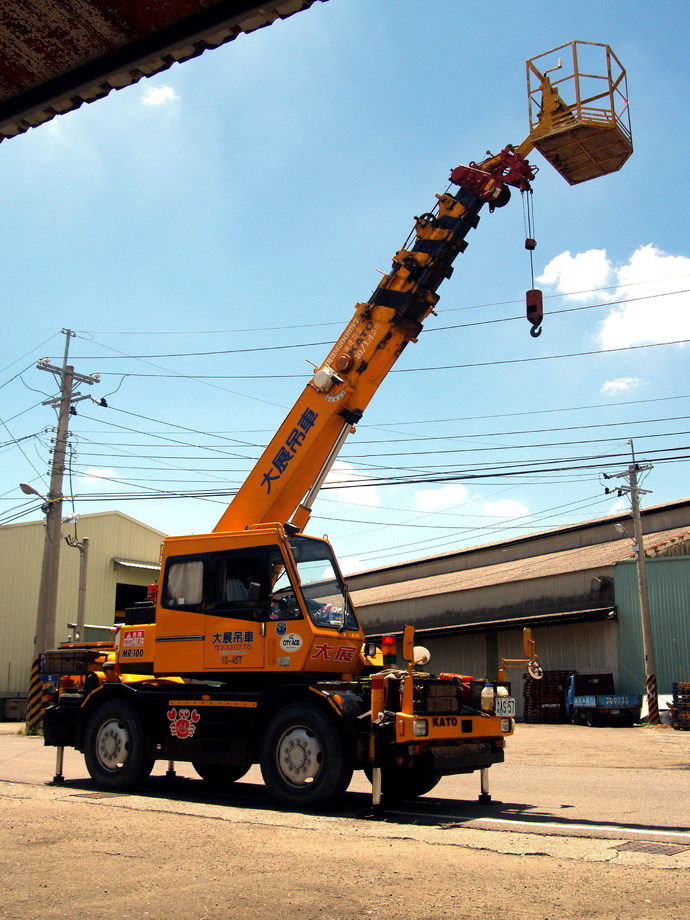 備有特製固定吊籃