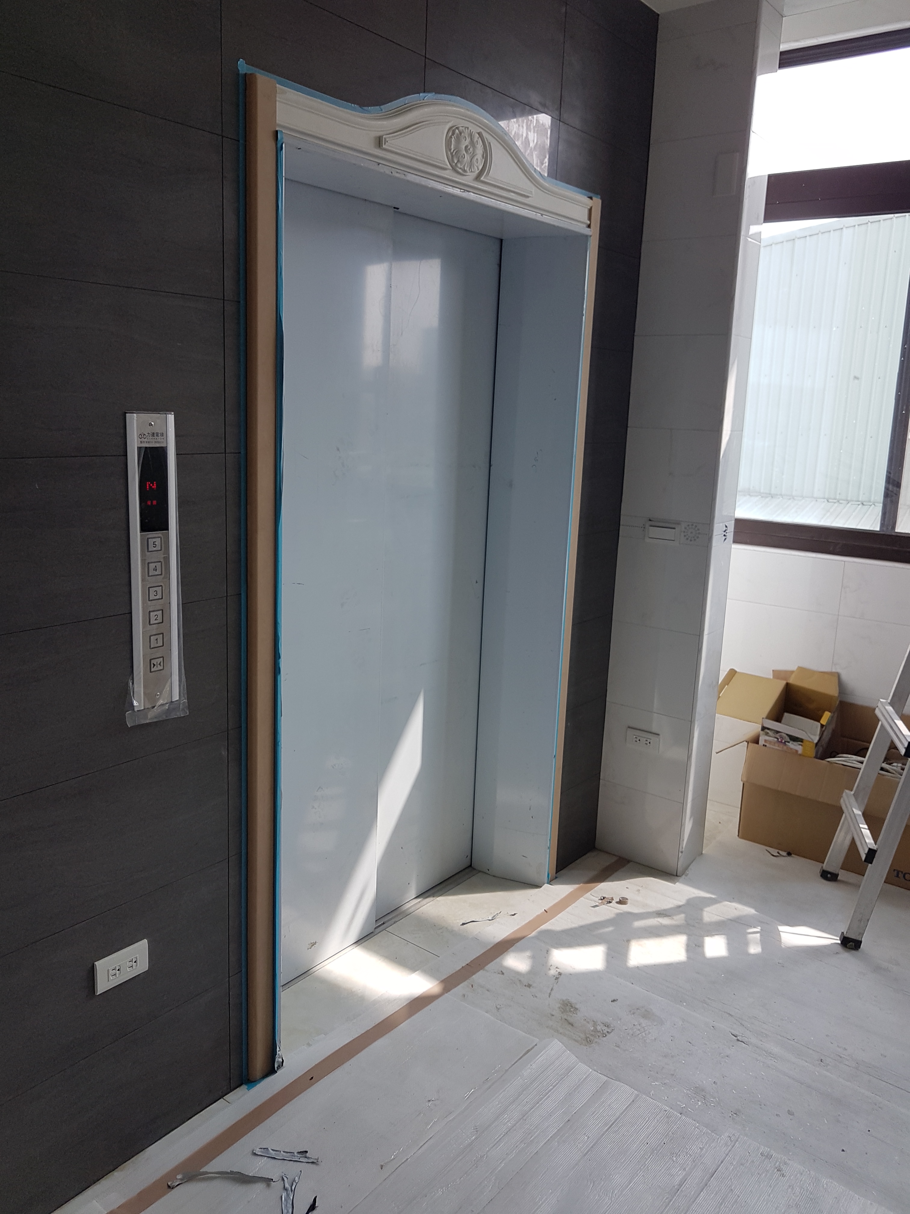 客用電梯