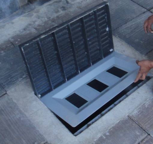 步驟2-置入防蚊防臭板