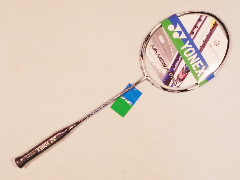 YONEX