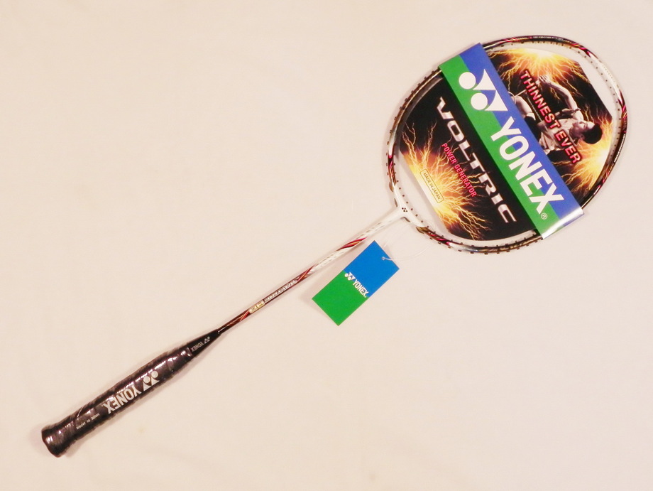 YONEX