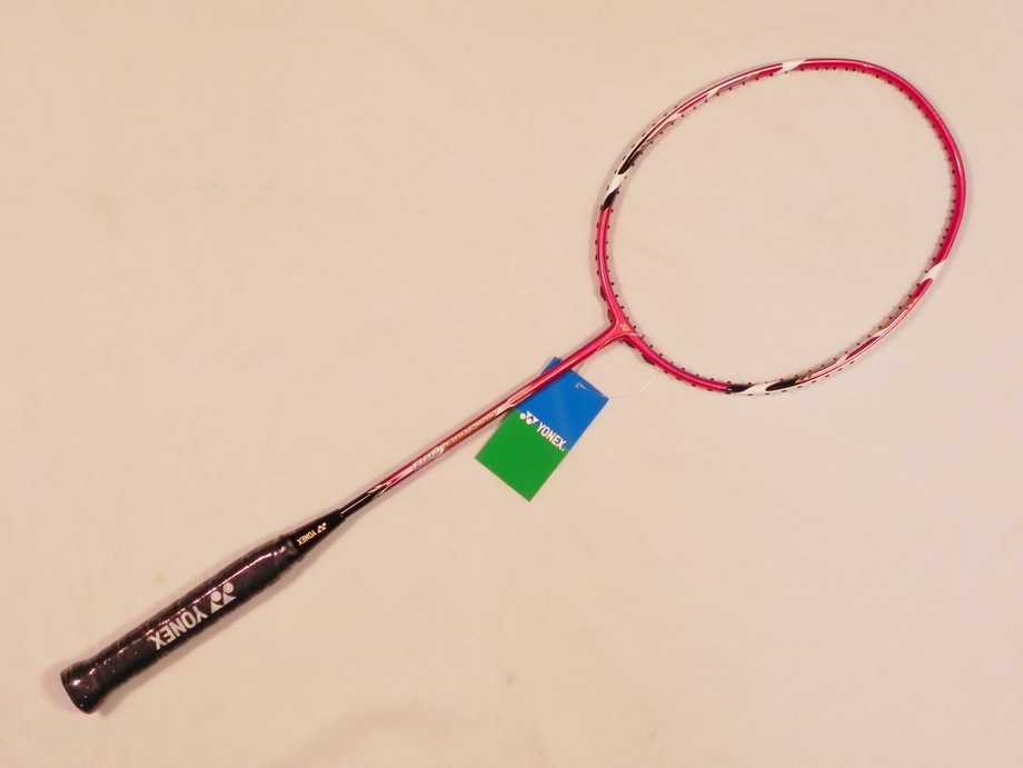 YONEX