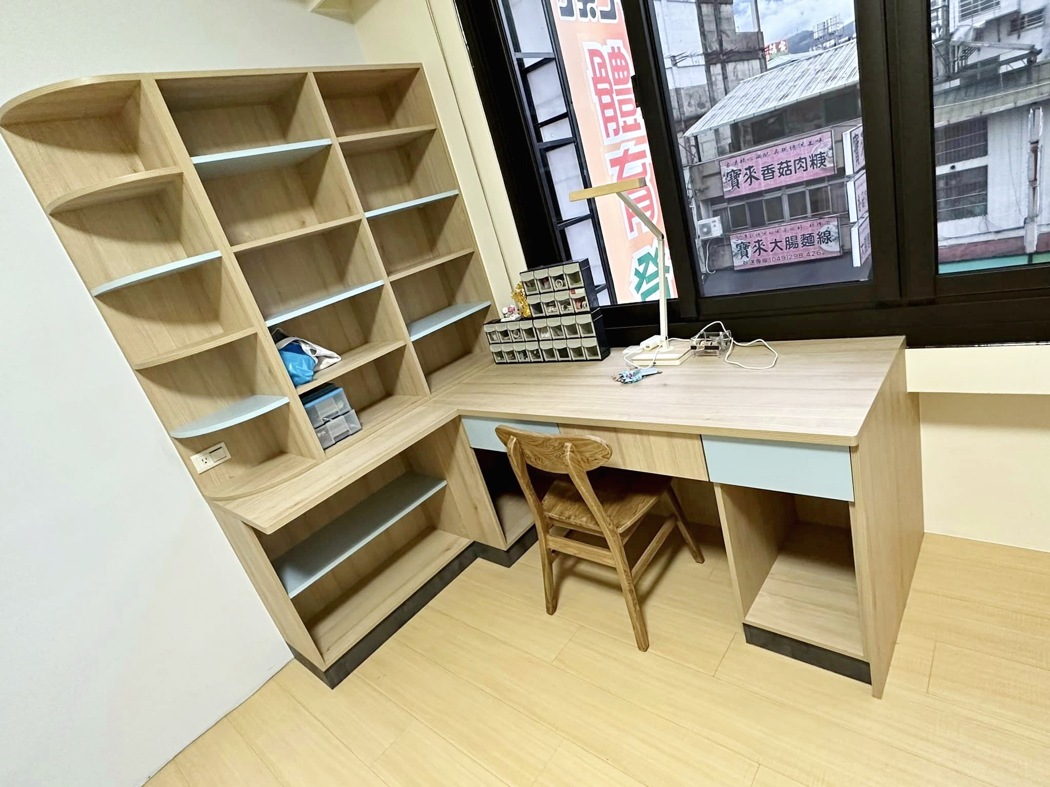 書桌結合書櫃