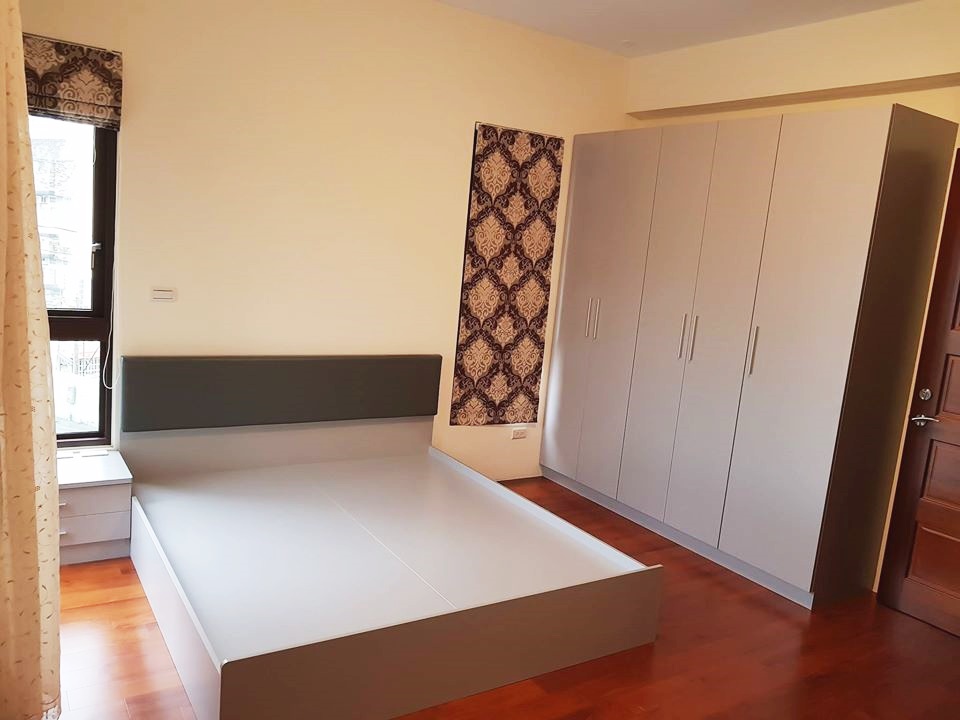 房間床架+系統衣櫃設計