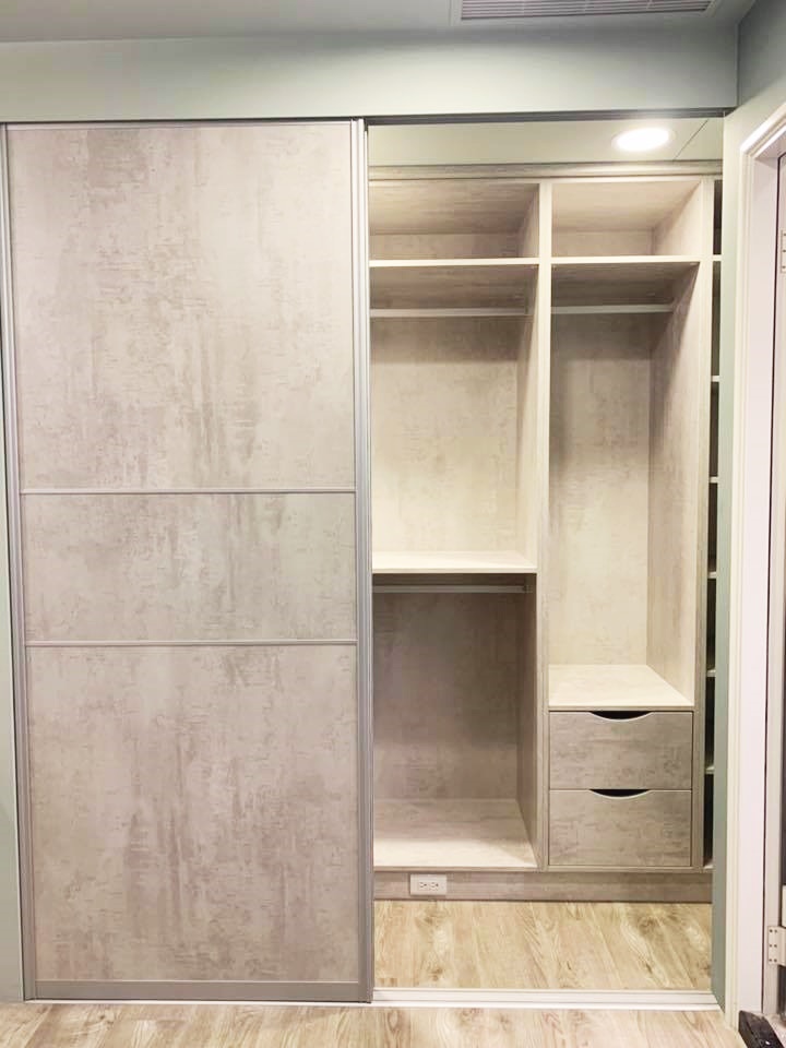 更衣室推推門設計