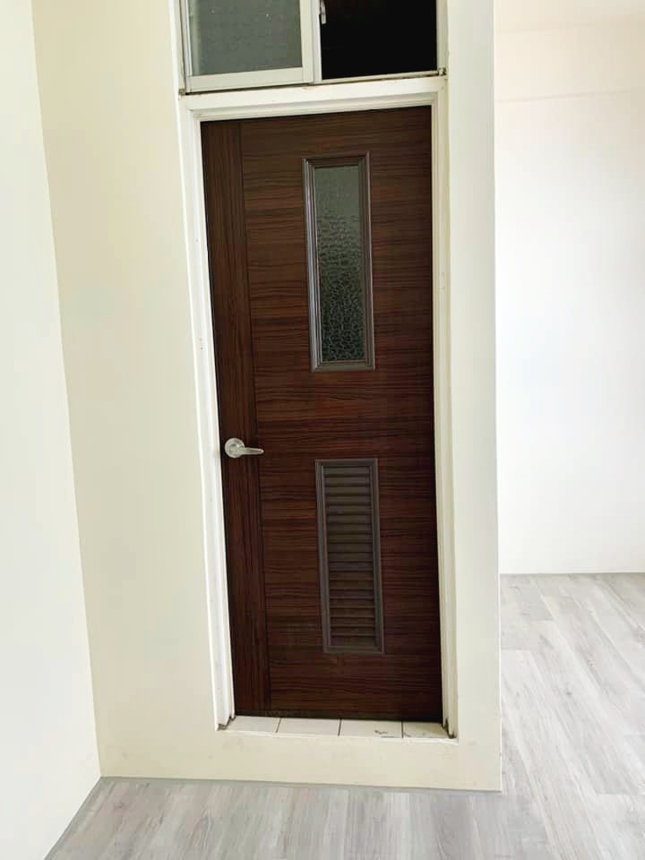 廁所塑鋼門安裝