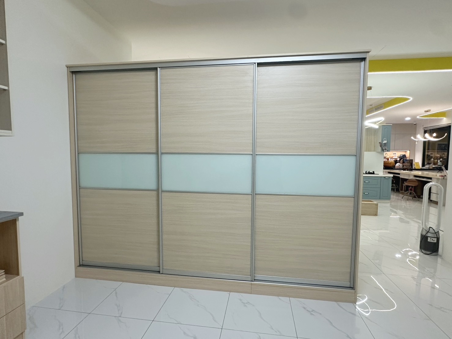 系統傢具-推拉門衣櫥