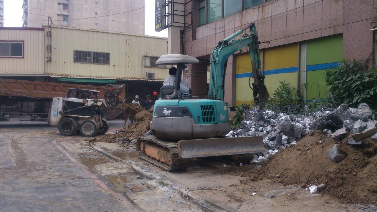 花園整修停車場