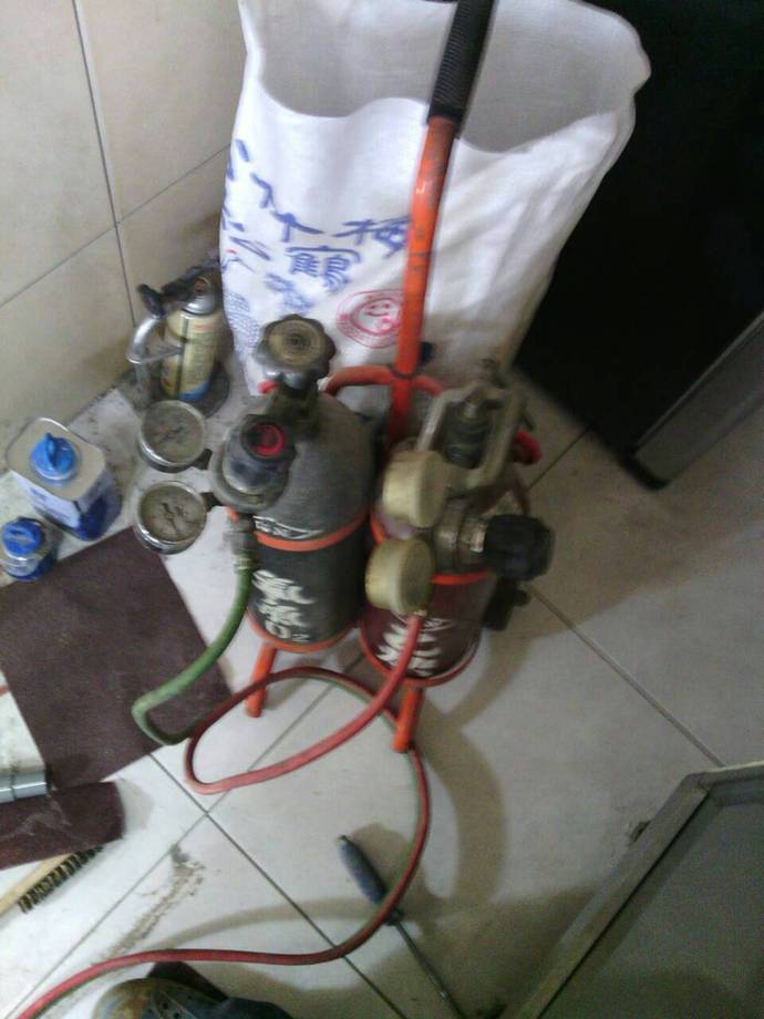 熱水管破裂焊接施工