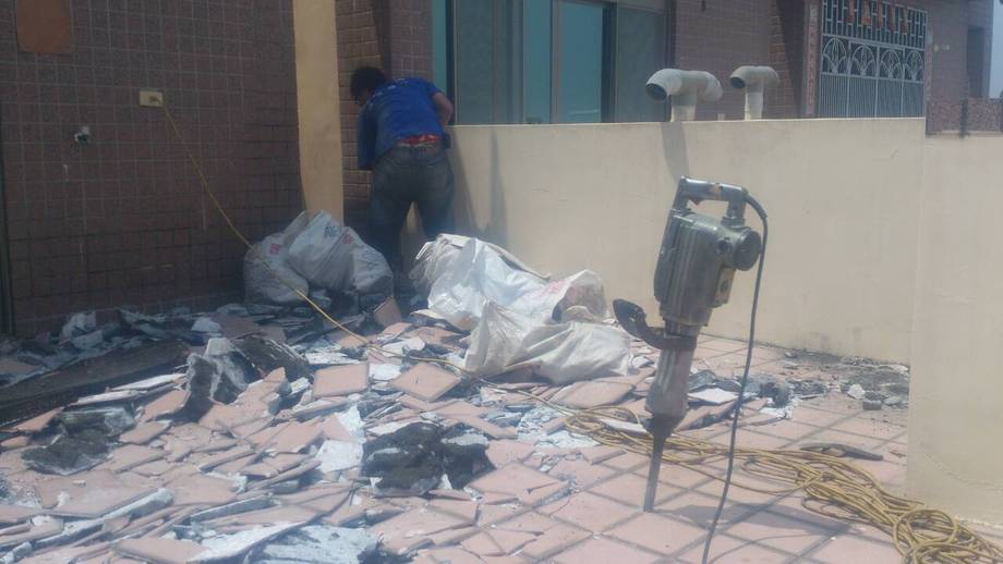 屋頂防水及磁磚舖設