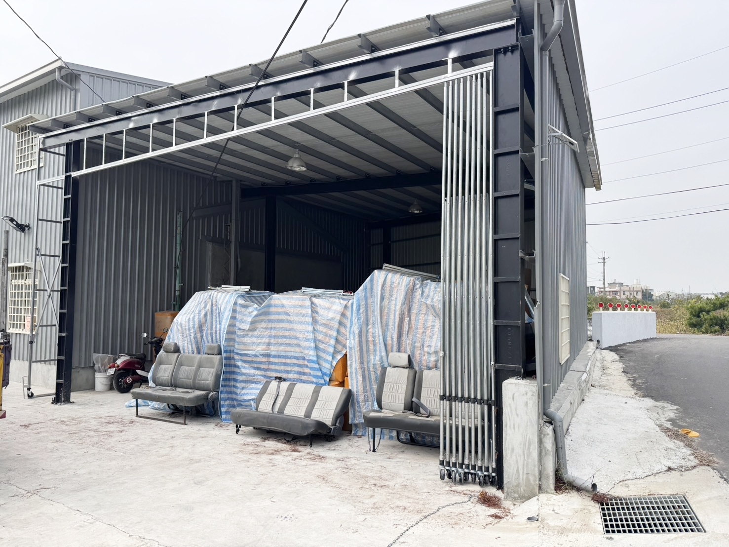 帆布搭建前架設