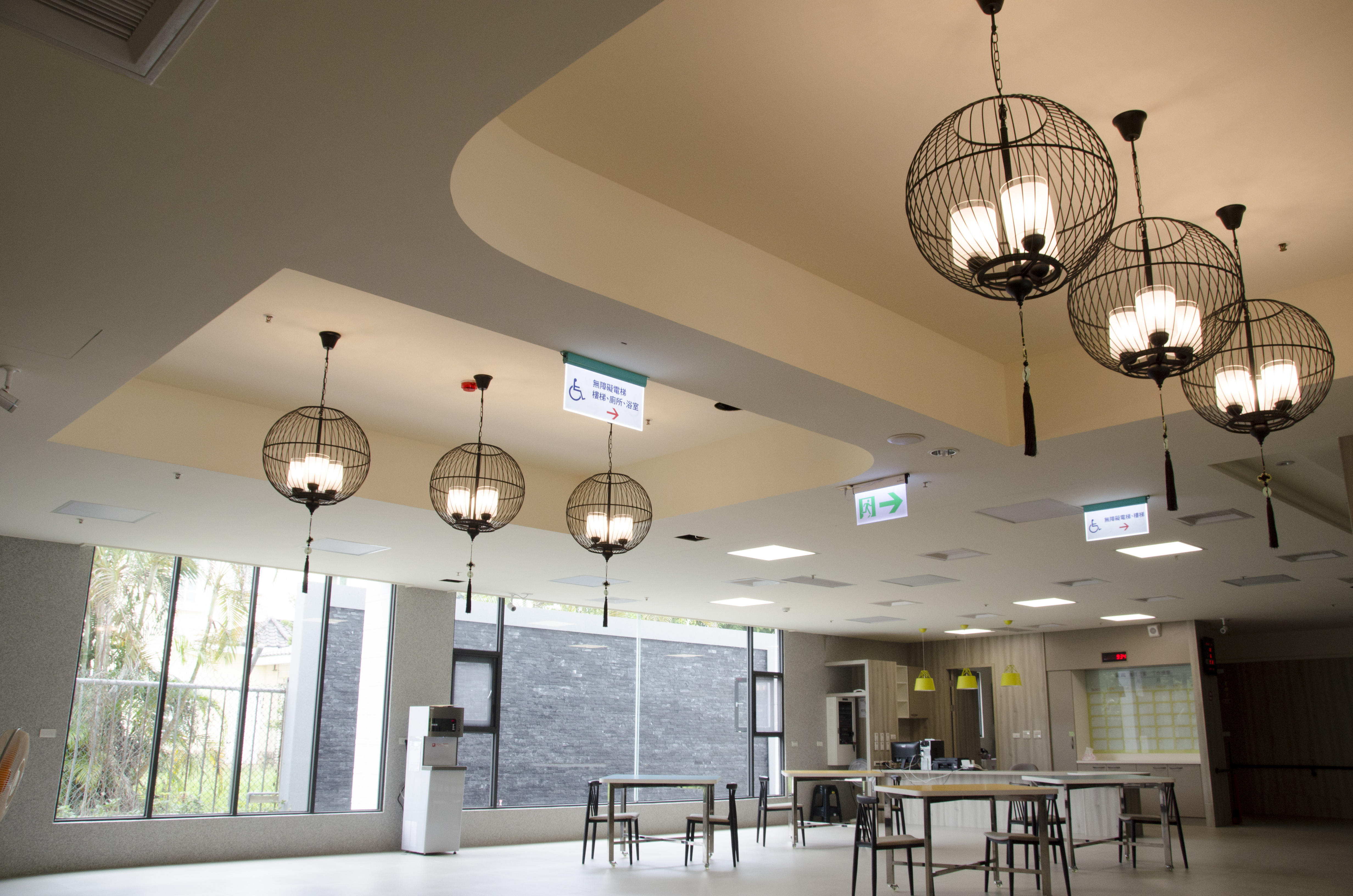 麗緻-大廳藝術燈飾