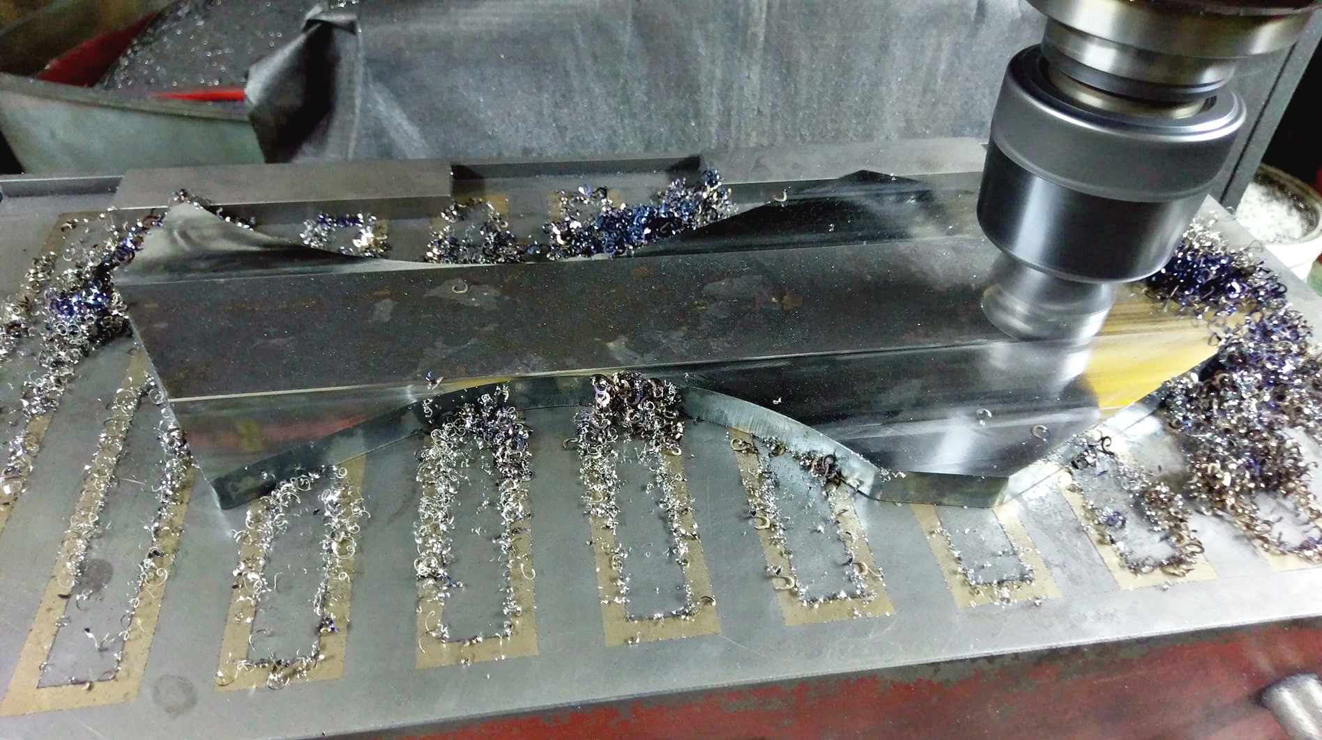 不規則曲線外形平面加工