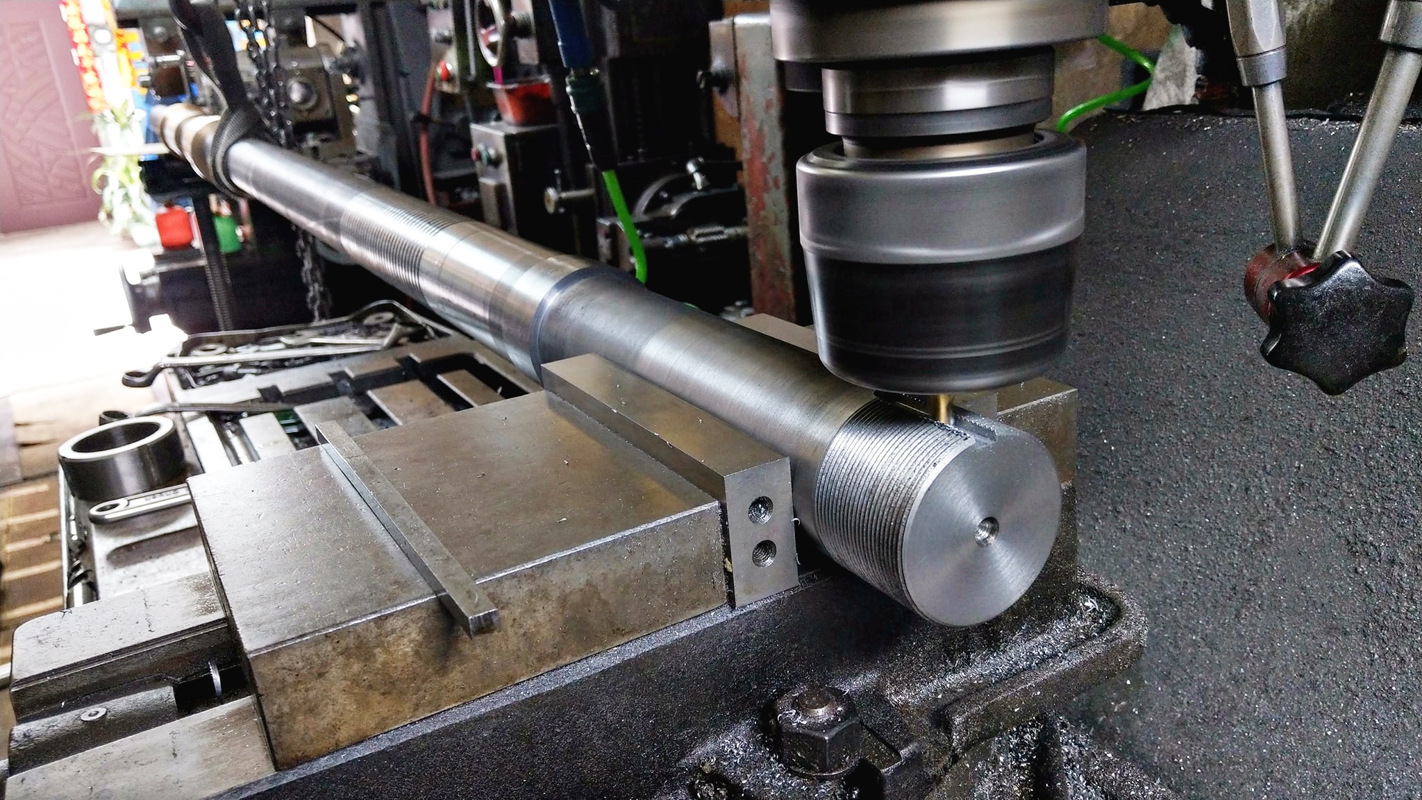 客制螺桿雙螺母