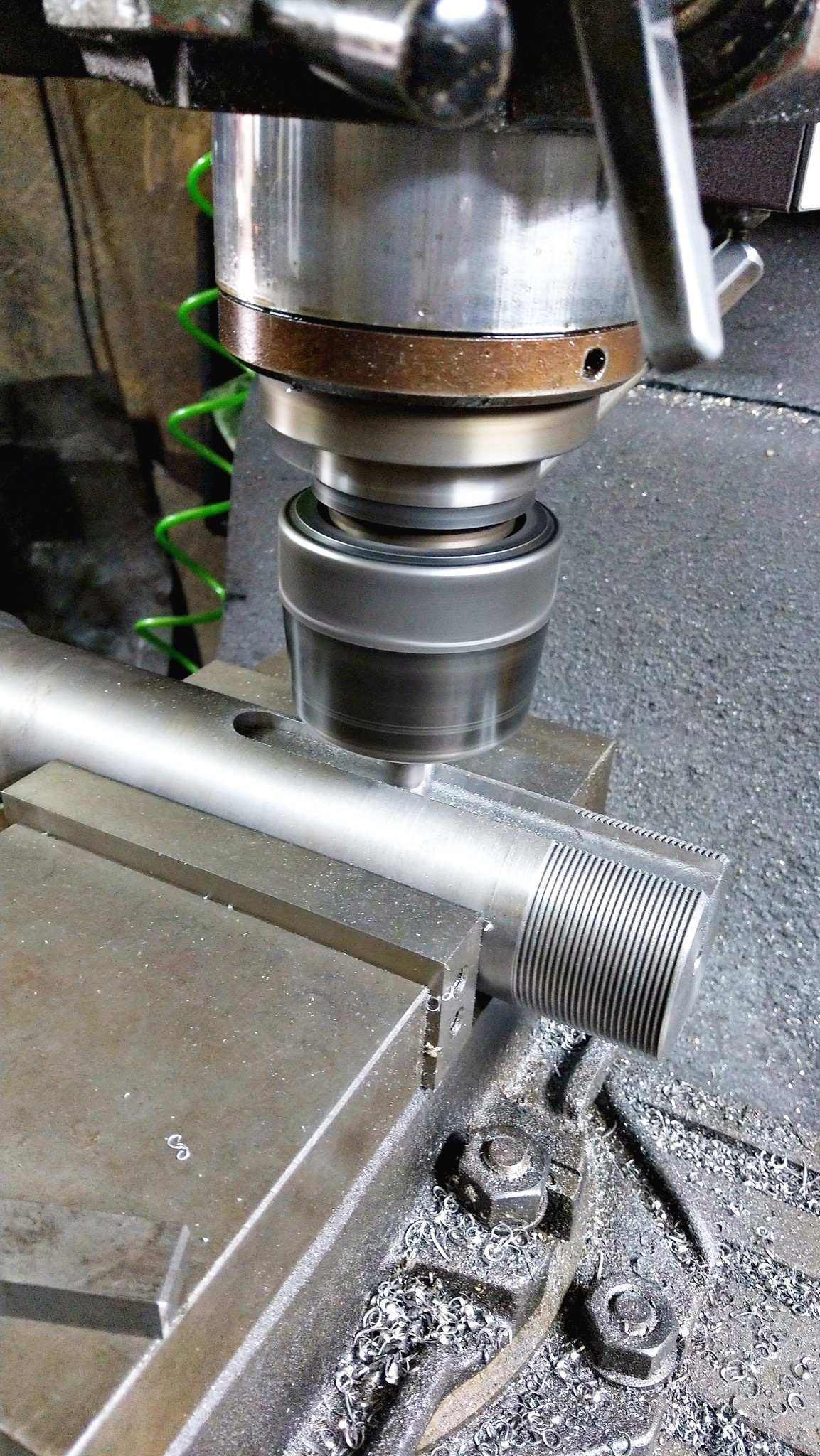 客制螺桿雙螺母