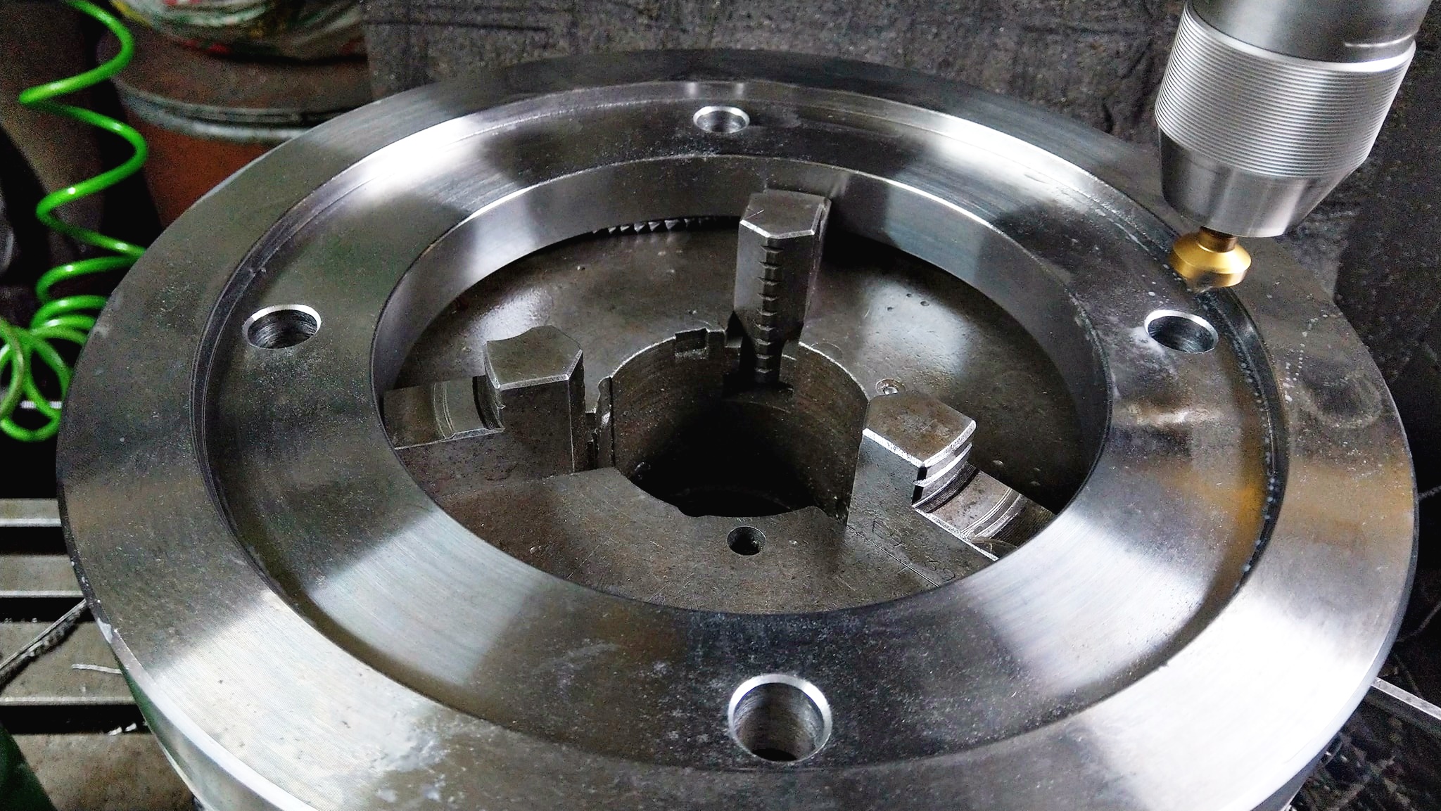 傳動齒輪/齒盤螺絲固定孔