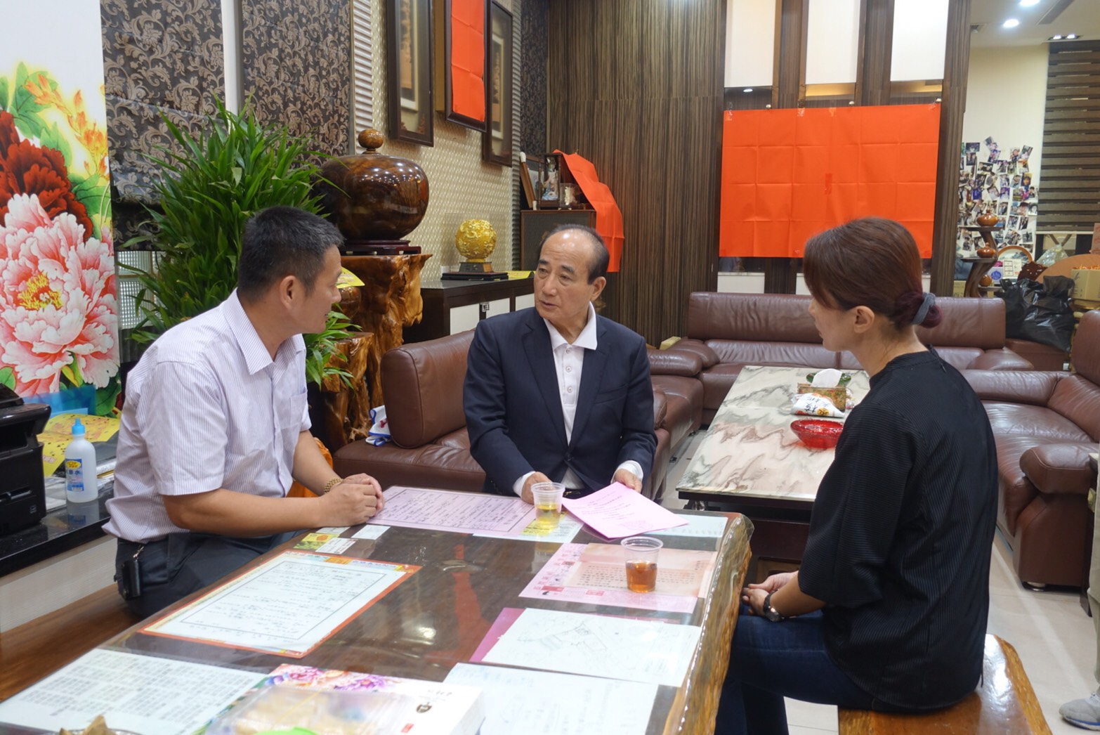 雙峰生命事業~苗栗議長游忠鈿出殯，破億名車隊伍開道送行