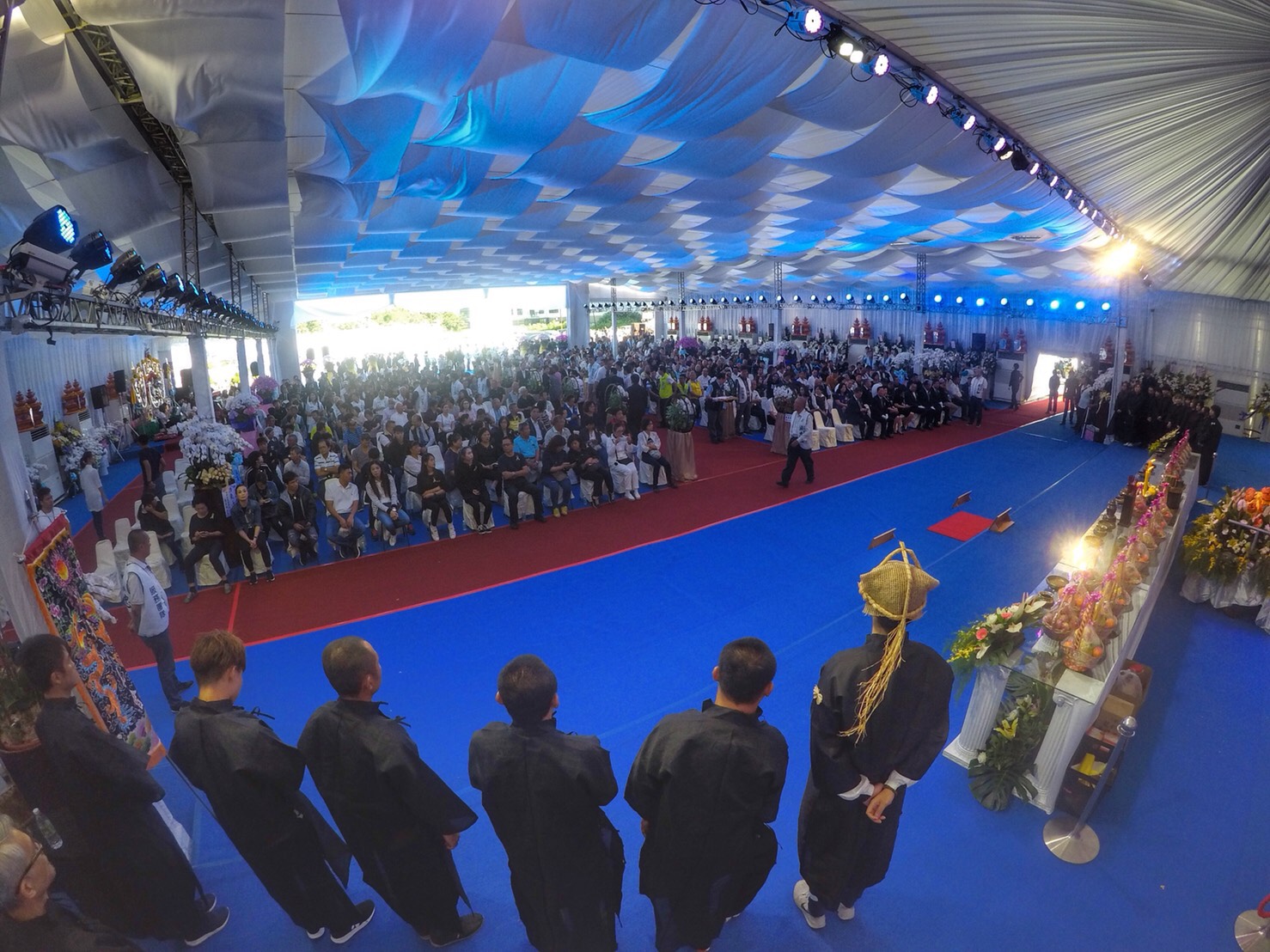 雙峰生命事業~苗栗議長游忠鈿出殯，破億名車隊伍開道送行