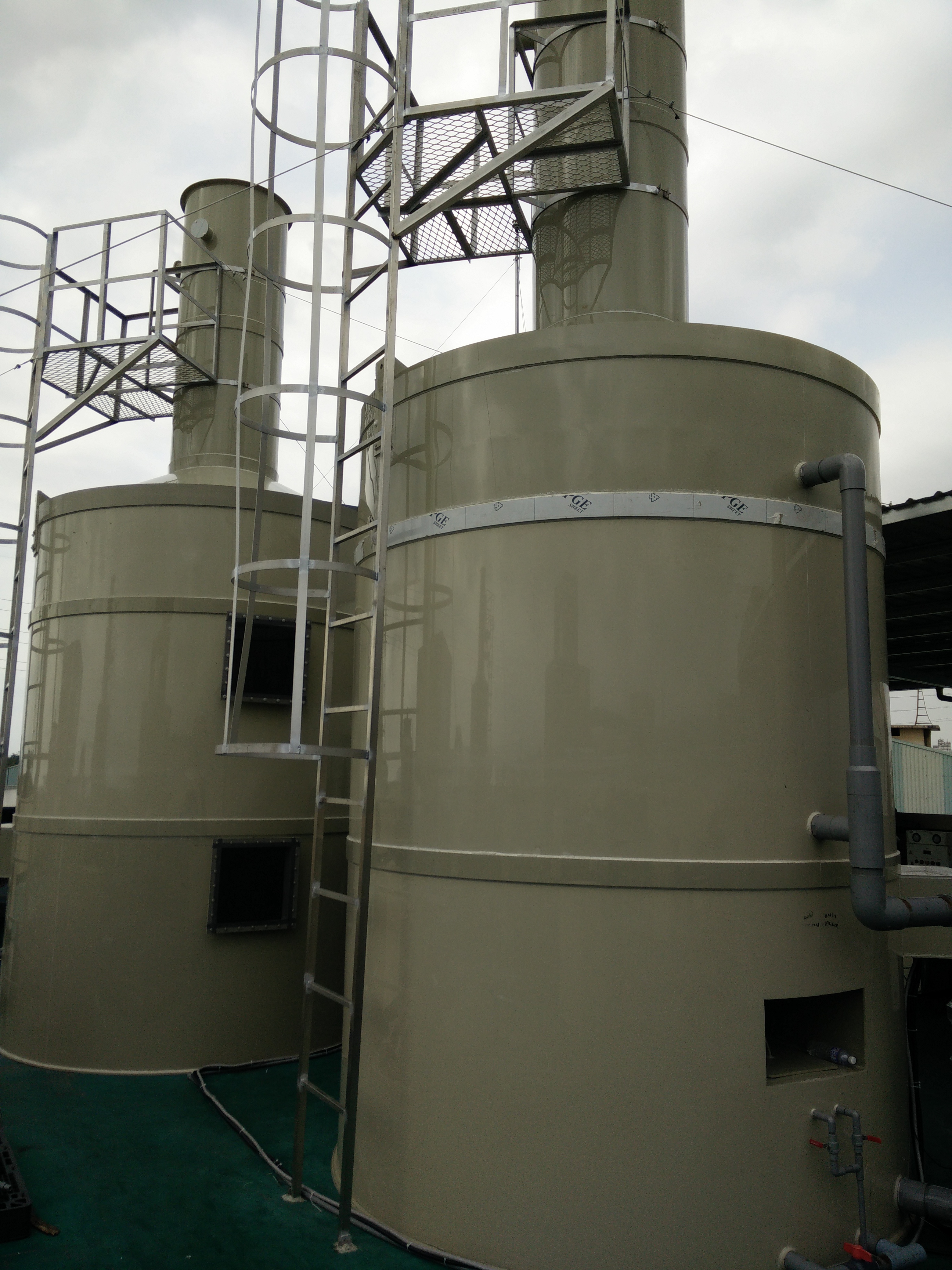 印刷廠洗滌塔施工