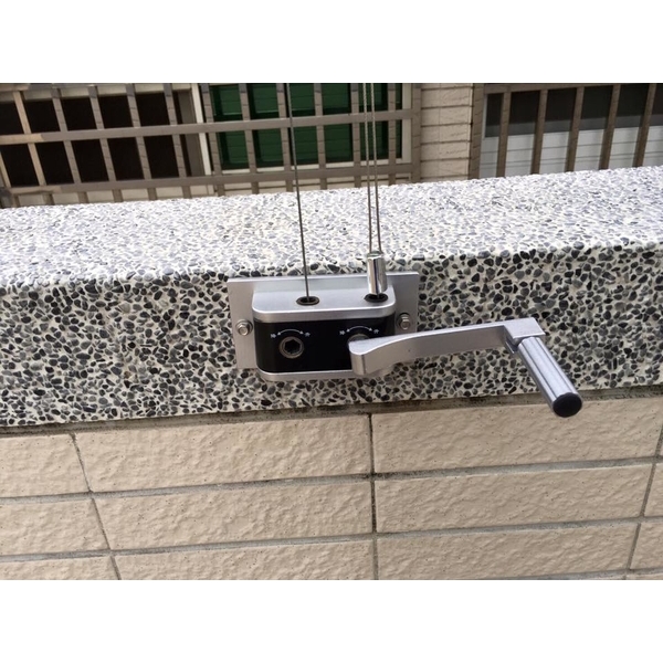 手搖式曬衣架施工