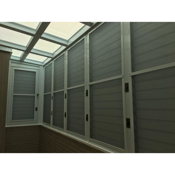 活動百葉窗+逃生門設計