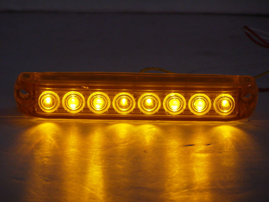 16-105902-1細長邊燈8P