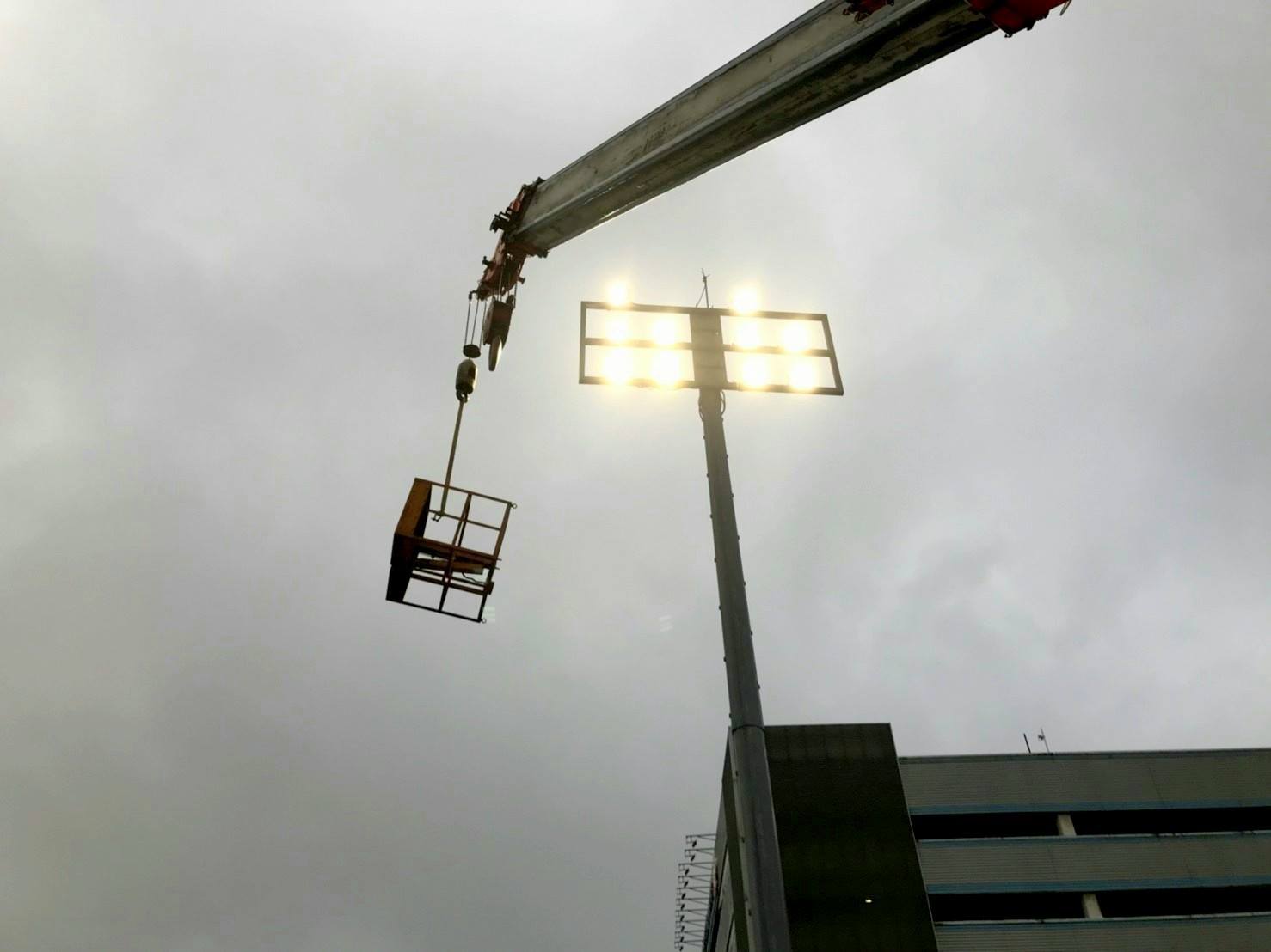 華航停機坪-換裝節能LED燈具案8