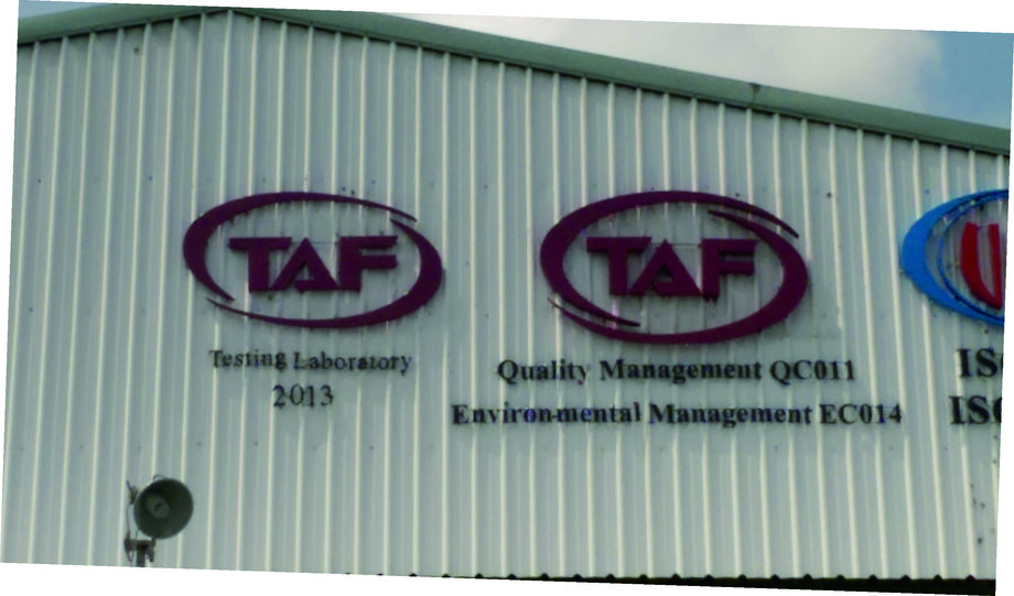 立體烤漆字&白鐵欄杆