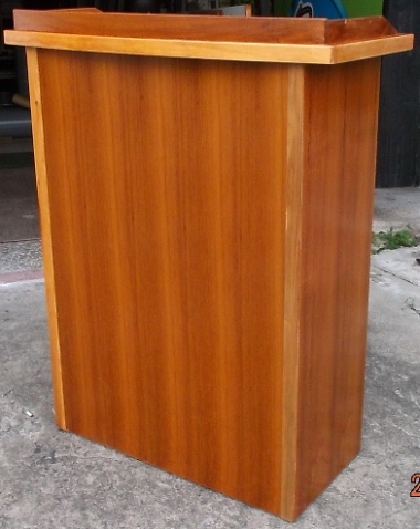 柚木色木製演講台.講桌