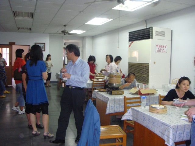 上課休息中提供點心