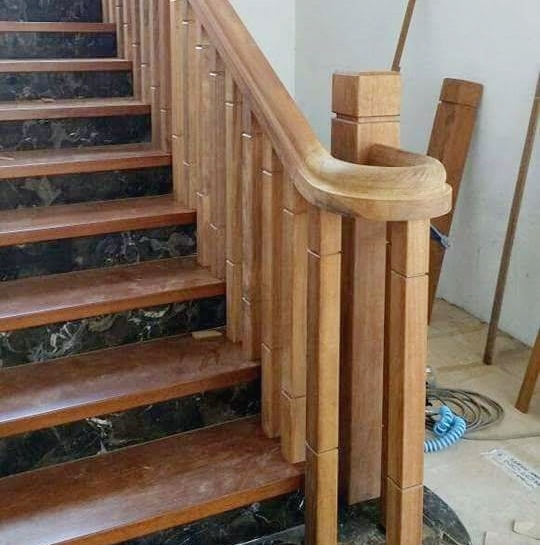 實木樓梯扶手+踏板