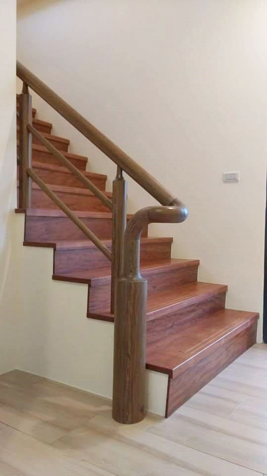 樓梯踏板+樓梯扶手