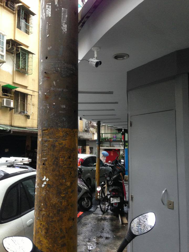 1044025_592861780735711_647983366_n