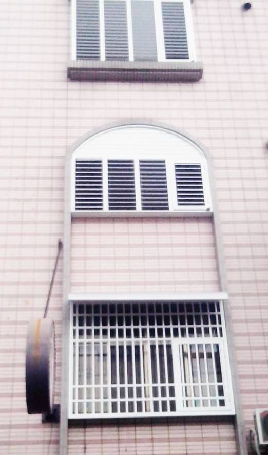 活動百葉窗+鋁管防盜窗