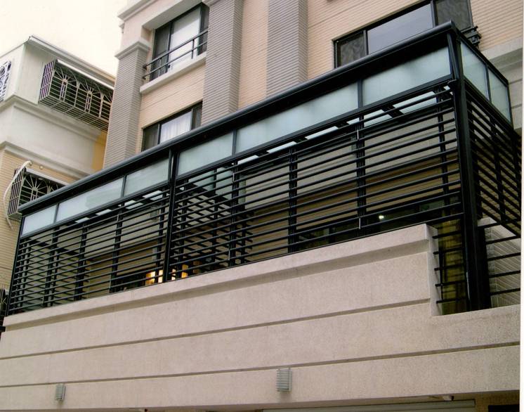 H型採光罩+防盜鋁管窗