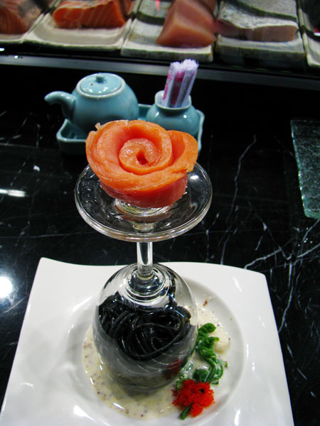 套餐系列　燻鮭墨魚麵