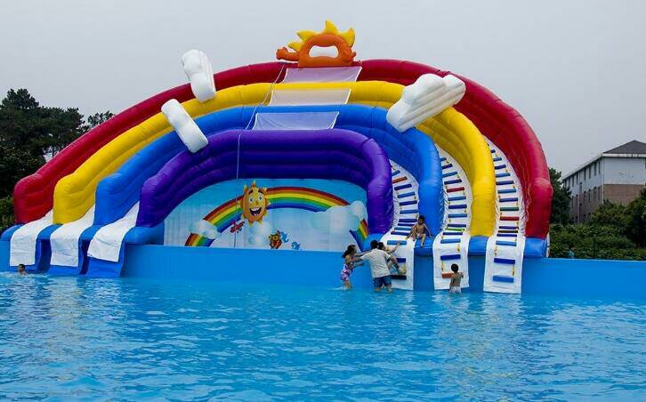 彩虹水滑梯