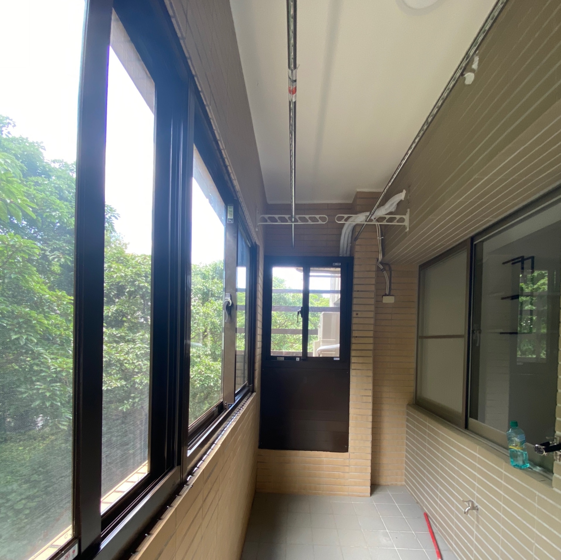 陽台鋁門窗安裝