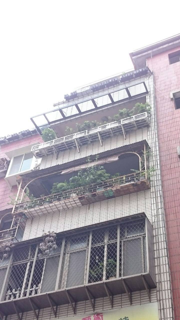 5樓倒吊玻璃採光，5+5光膜膠合玻璃