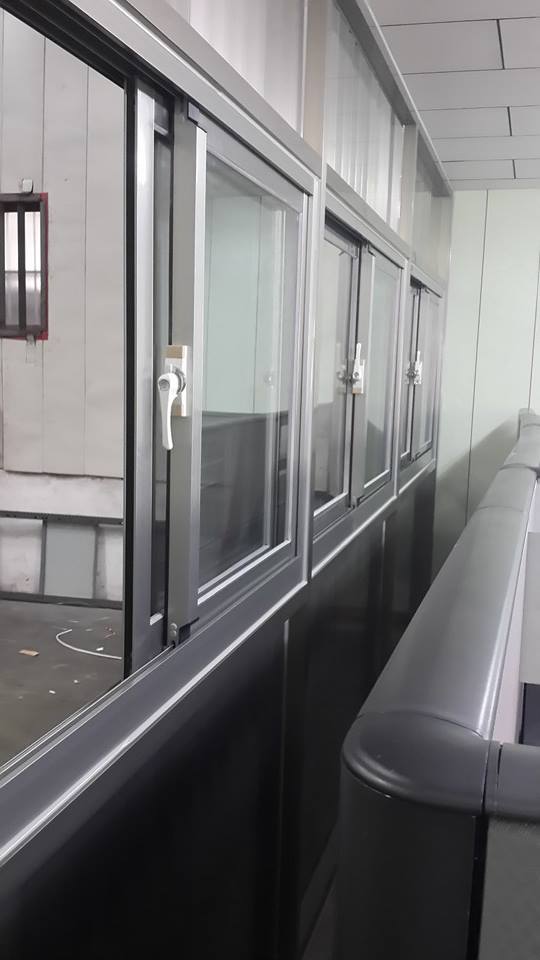 工廠隔間！百德氣密窗