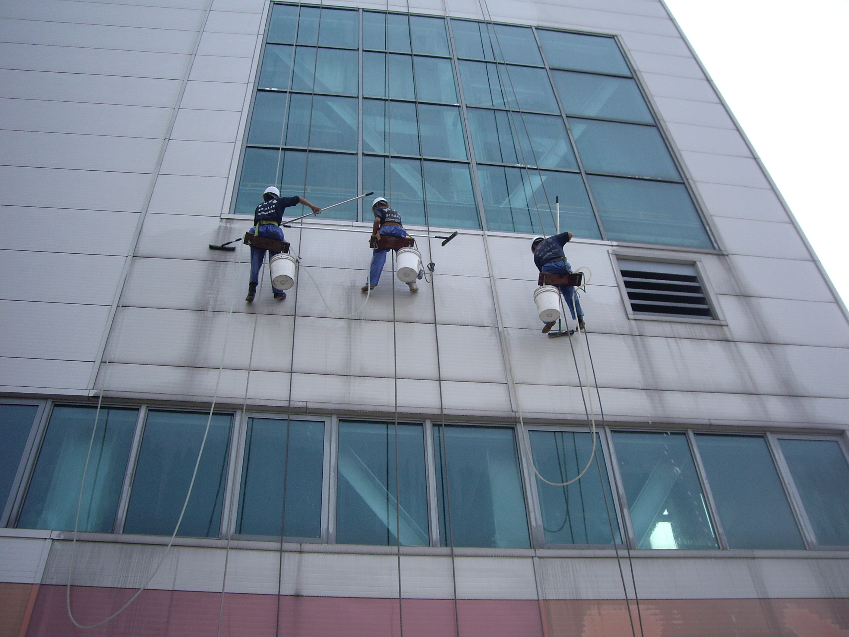 外牆清洗蜘蛛人