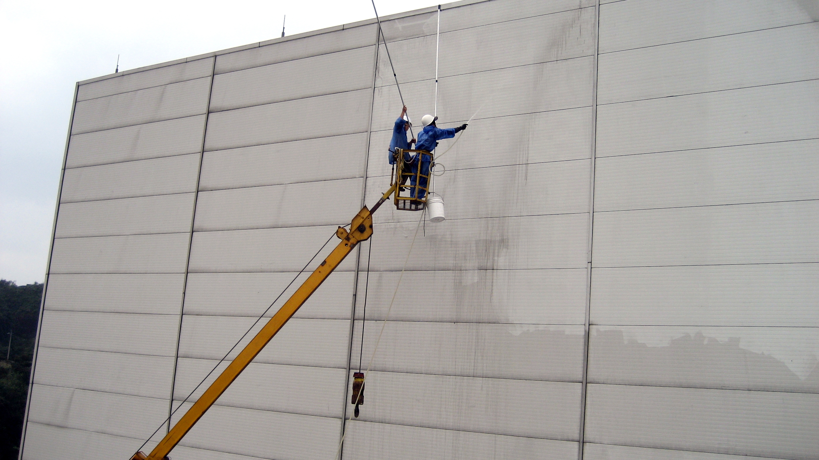專業外牆清洗高空作業