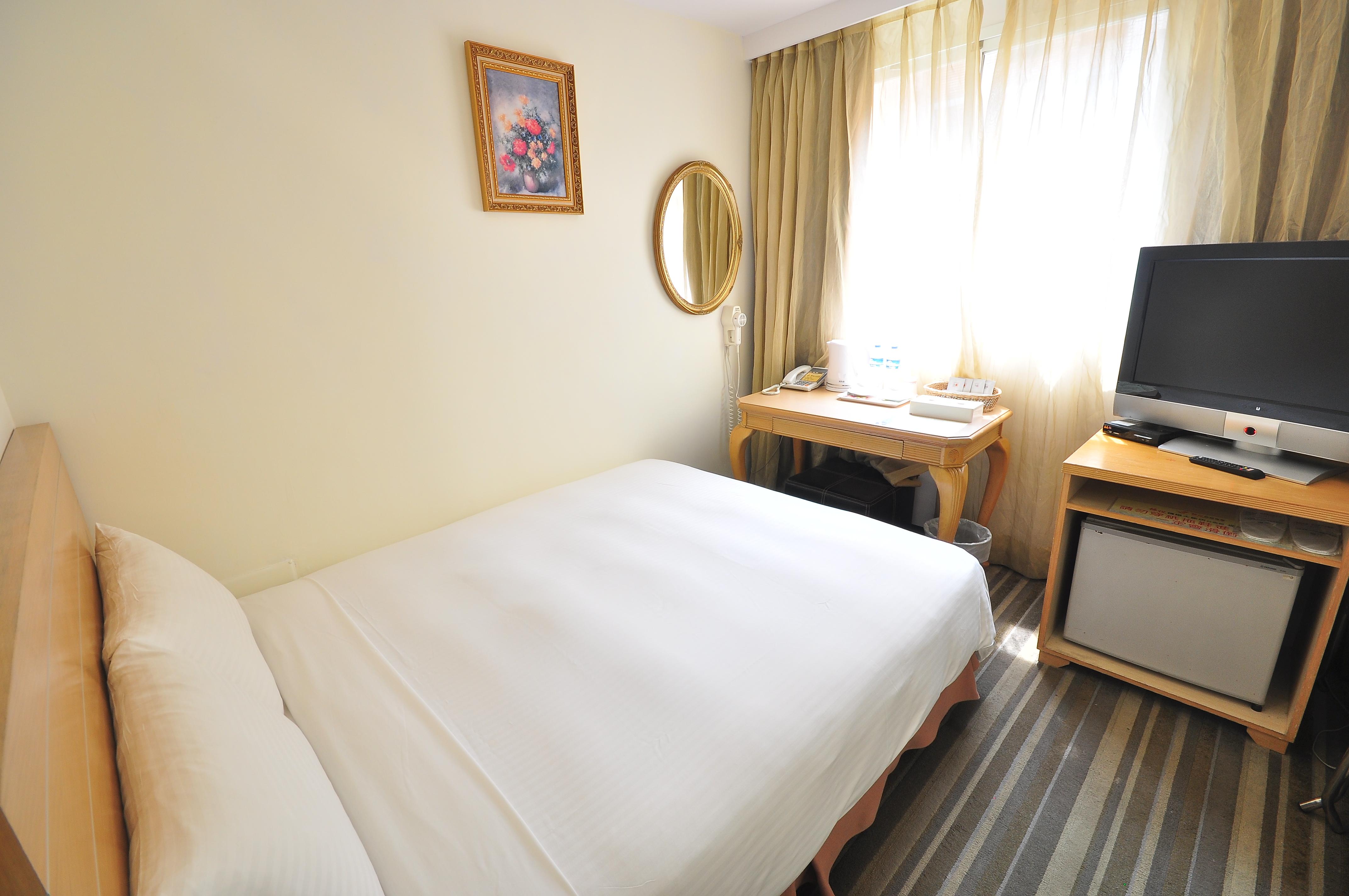 豪華兩人房(一大床)